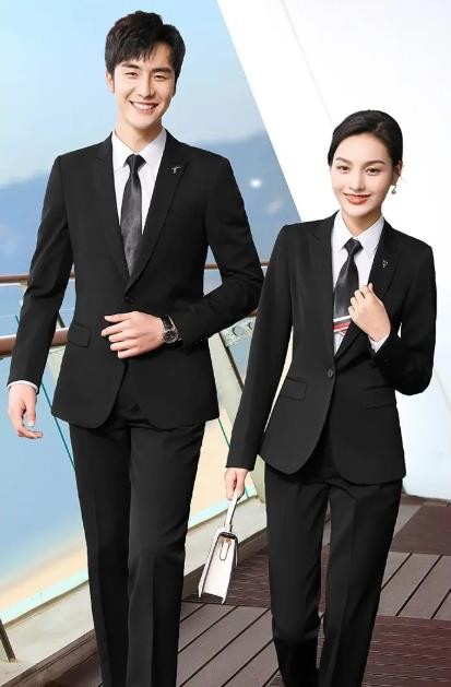 人們選擇西服定制的原因有很多，以下是一些可能的原因：